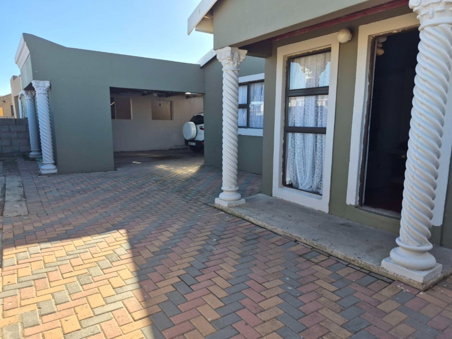 3 Bedroom Property for Sale in Zwide Eastern Cape